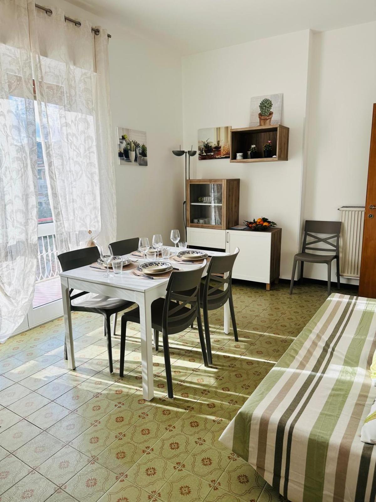 Appartamenti Giulia - Palazzo Milano Diano Marina Ngoại thất bức ảnh